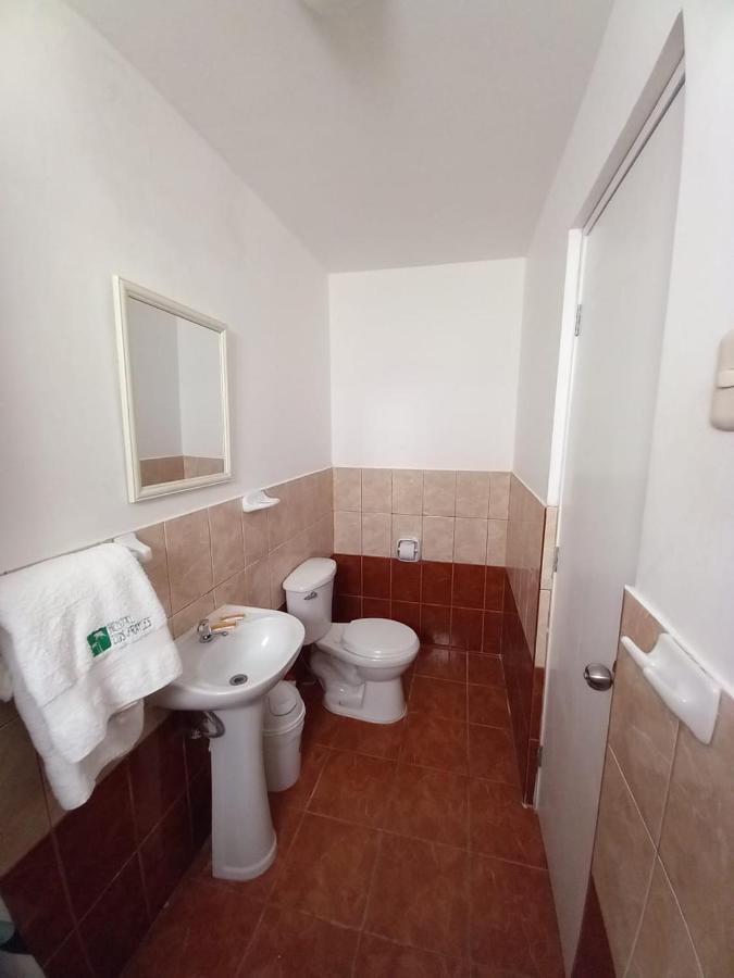 Hostal Los Frayles Paracas Eksteriør billede