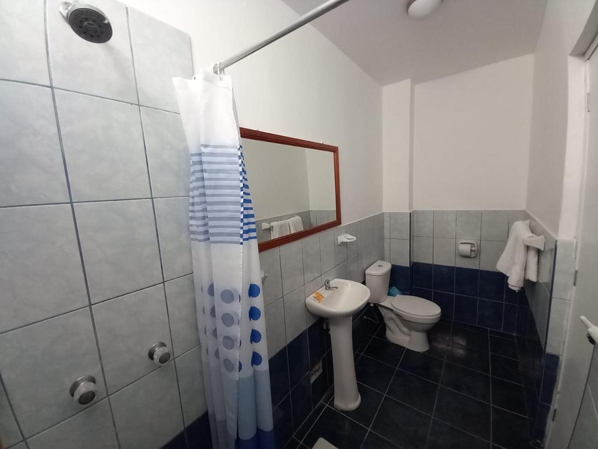 Hostal Los Frayles Paracas Eksteriør billede