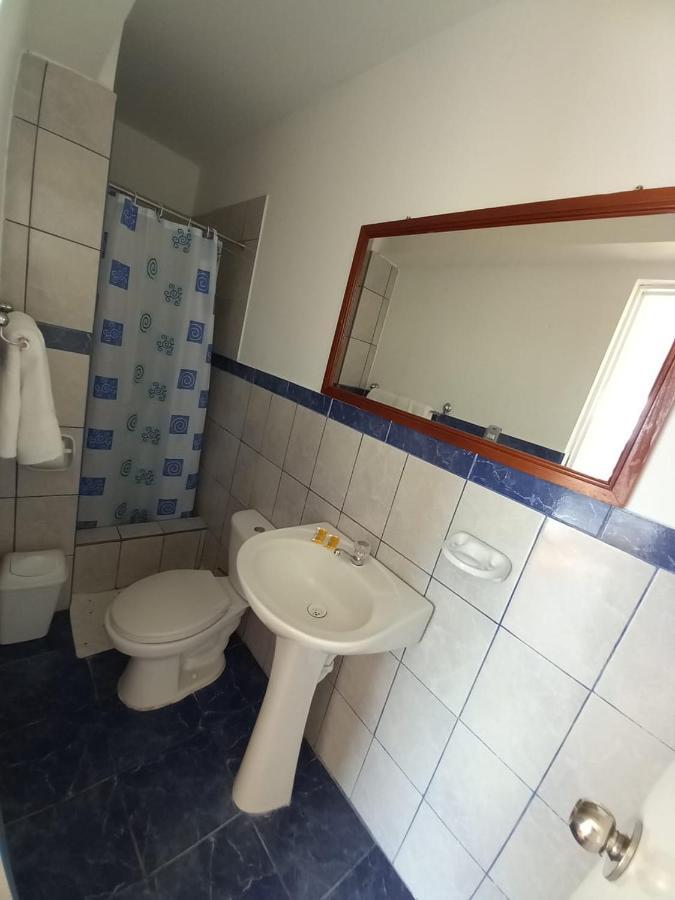 Hostal Los Frayles Paracas Eksteriør billede