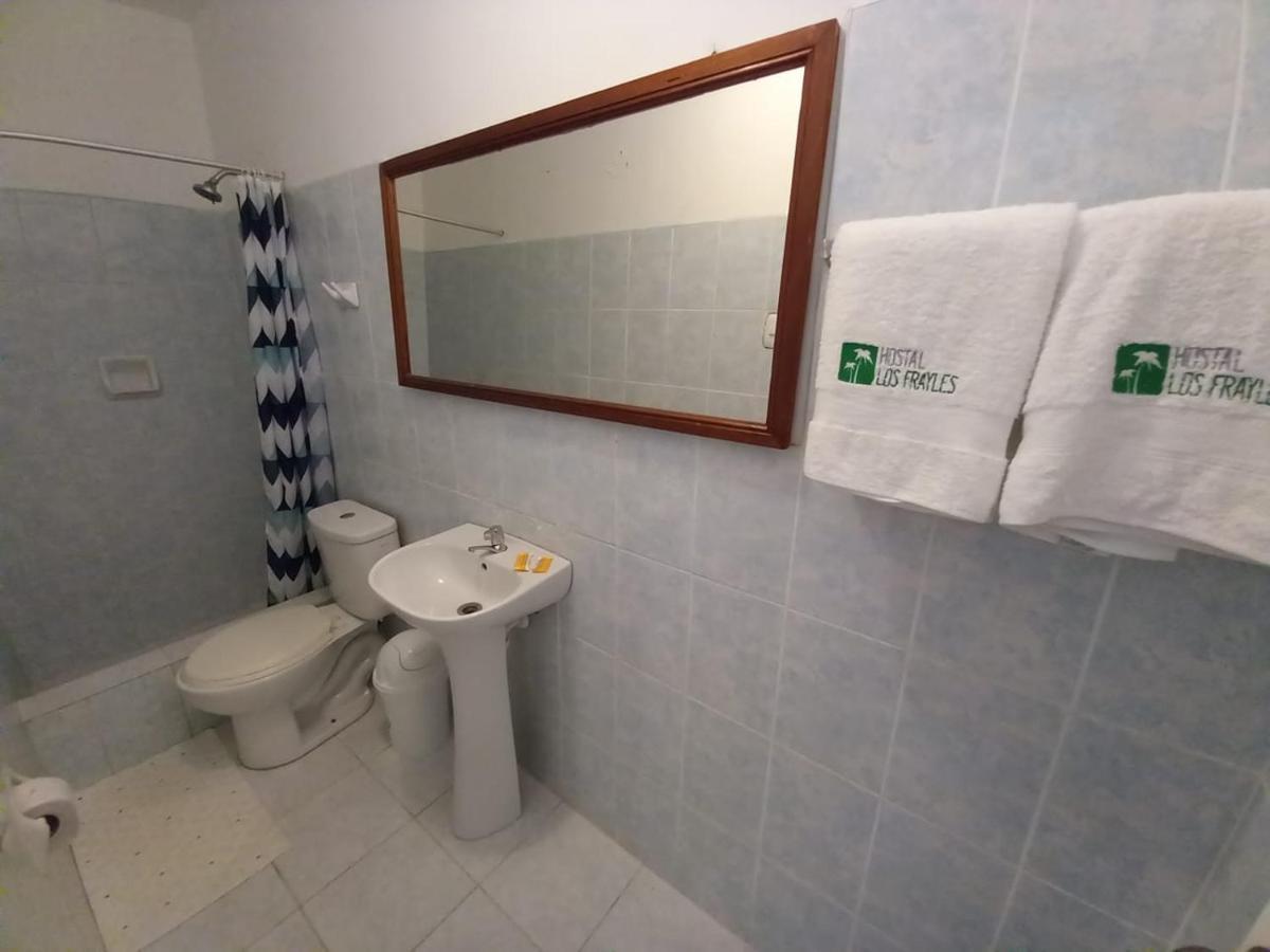 Hostal Los Frayles Paracas Eksteriør billede