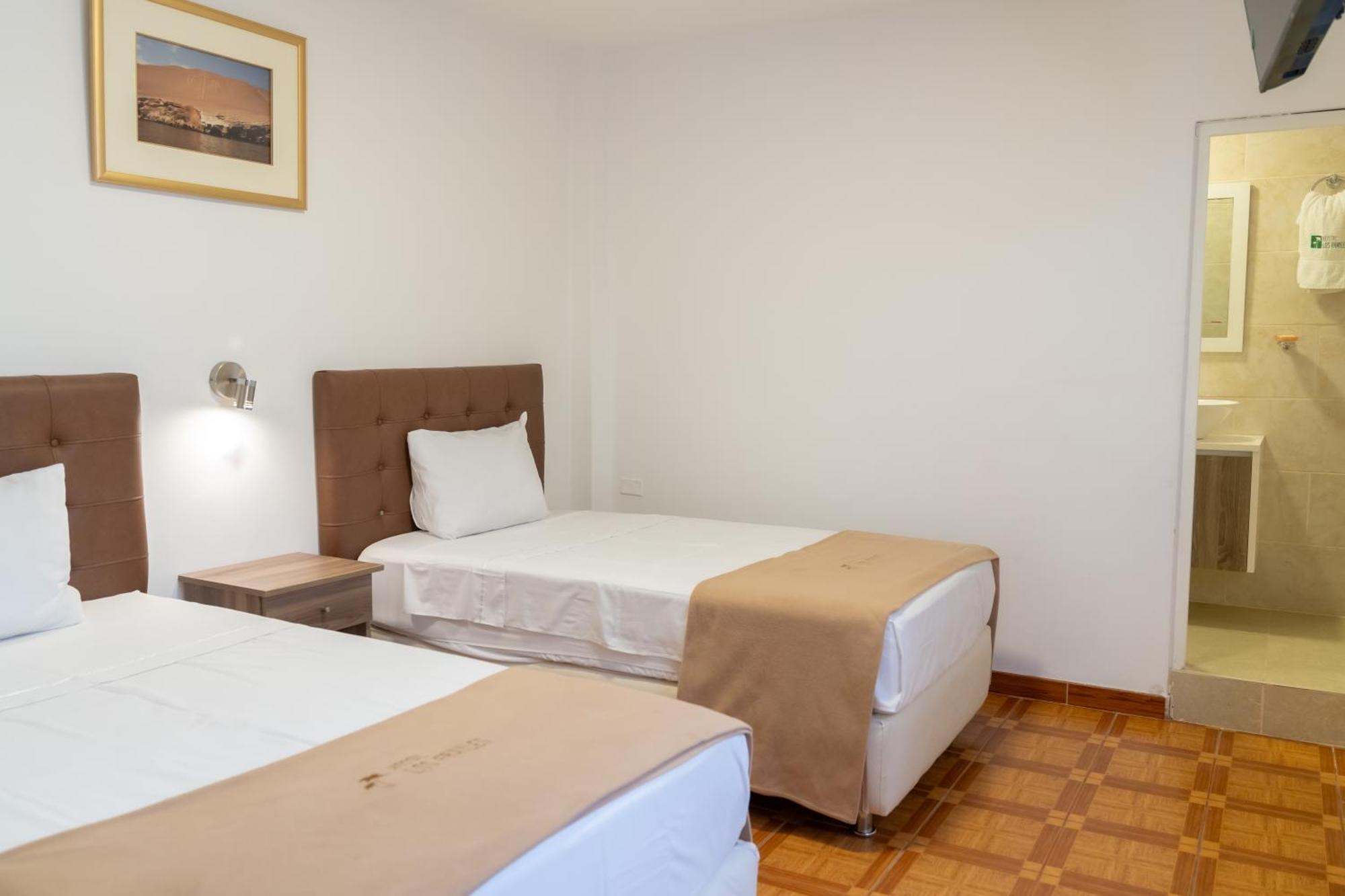Hostal Los Frayles Paracas Eksteriør billede