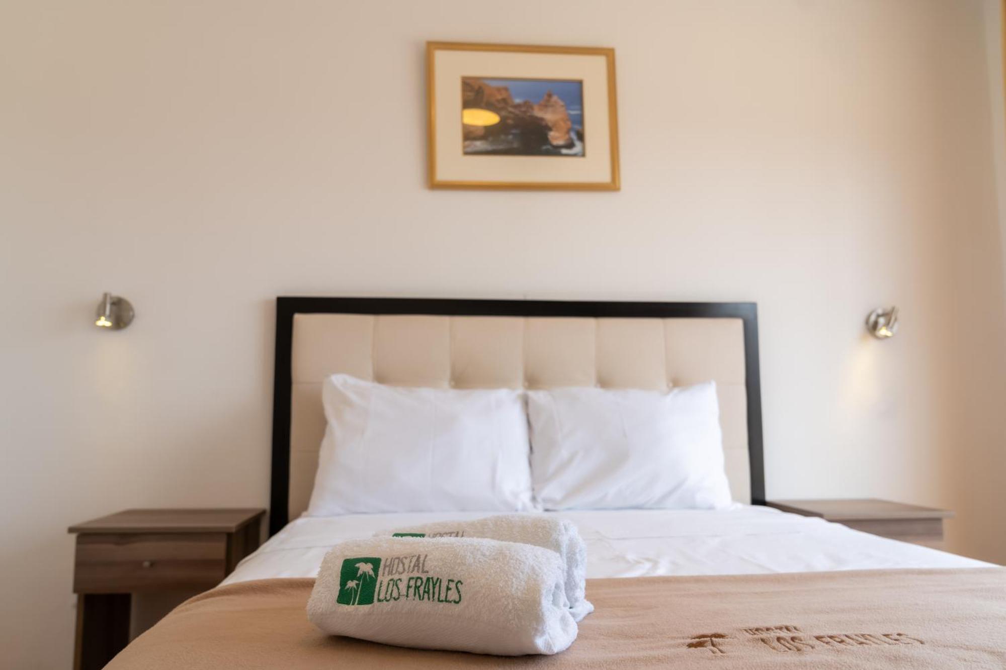Hostal Los Frayles Paracas Eksteriør billede