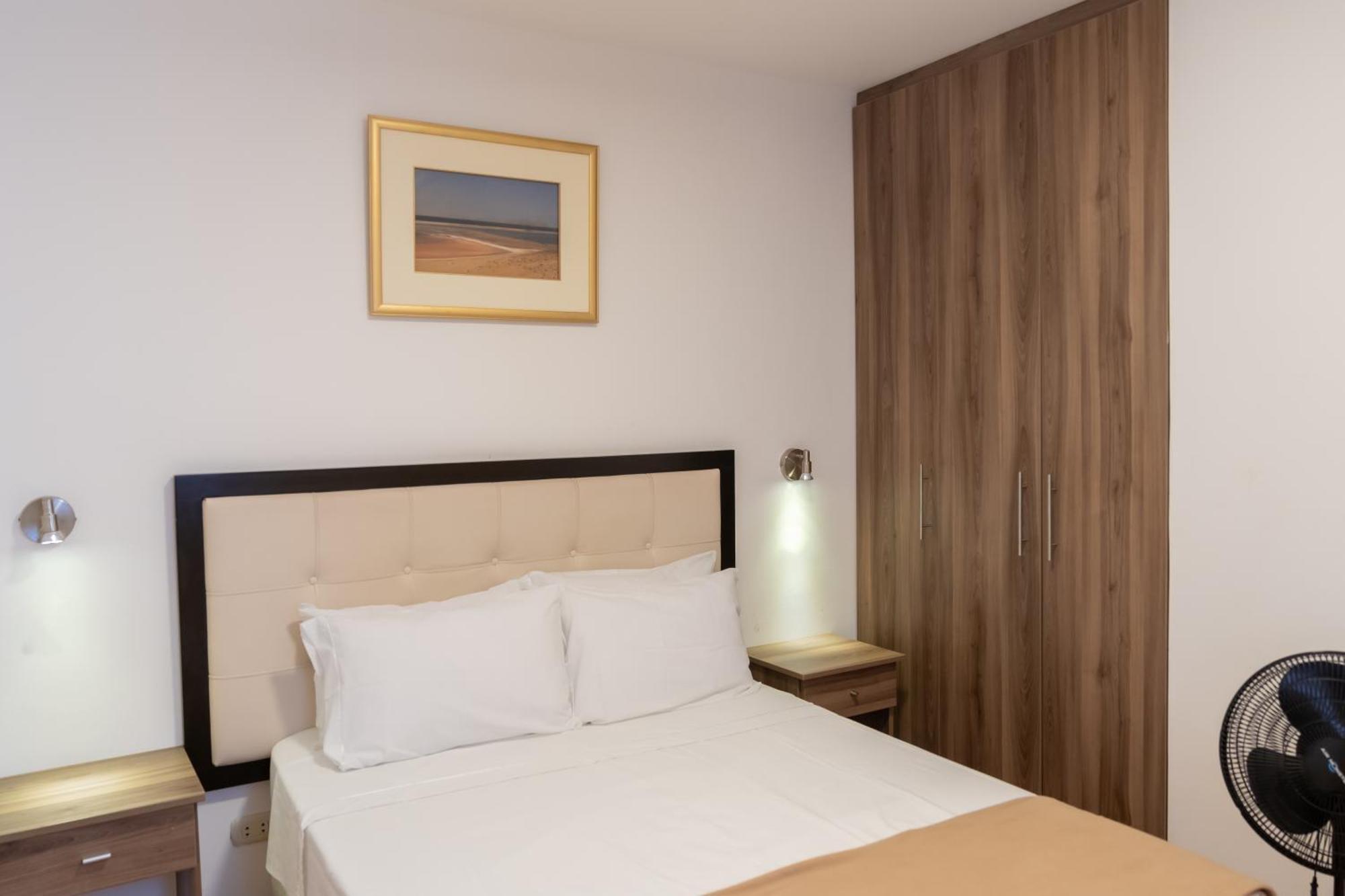 Hostal Los Frayles Paracas Eksteriør billede