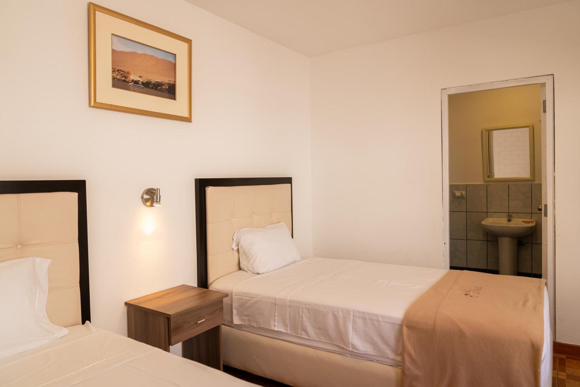 Hostal Los Frayles Paracas Eksteriør billede