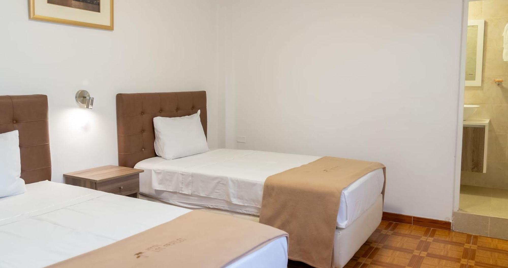 Hostal Los Frayles Paracas Eksteriør billede